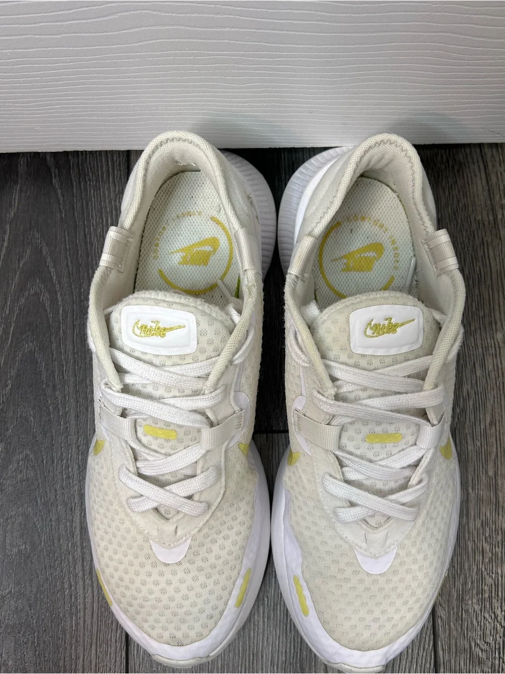 Nike In-Season TR 11 Training Shoes Cream Yellow Sneakers Women’s 10